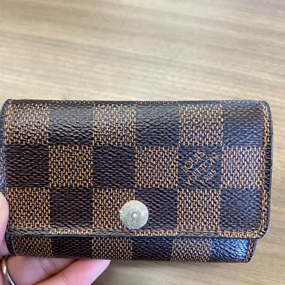 Louis vuitton key holder